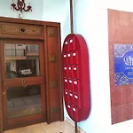 Luxury - Free Parking Dráma