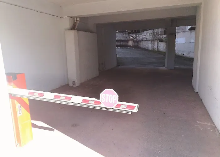 Luxury - Free Parking Dráma