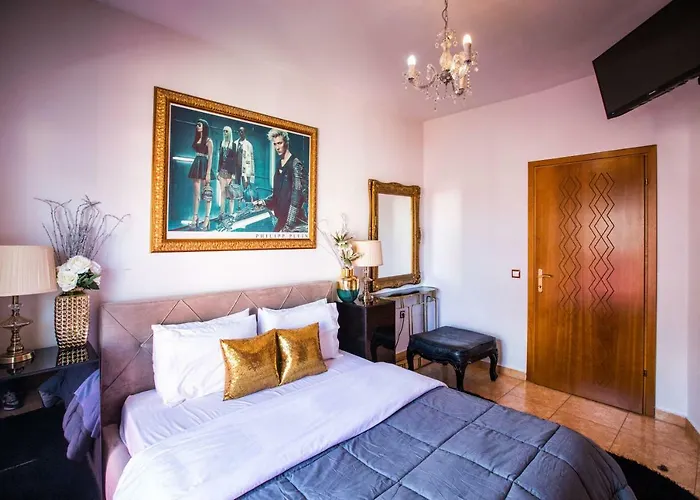 Luxury - Free Parking *